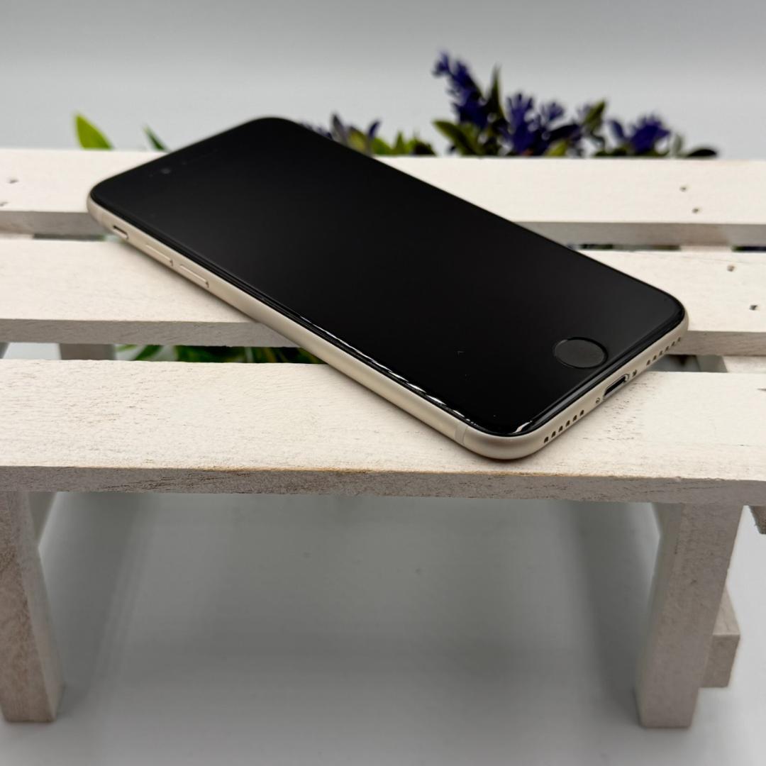 【美品】iPhone SE第3世代 64GB スターライト 386