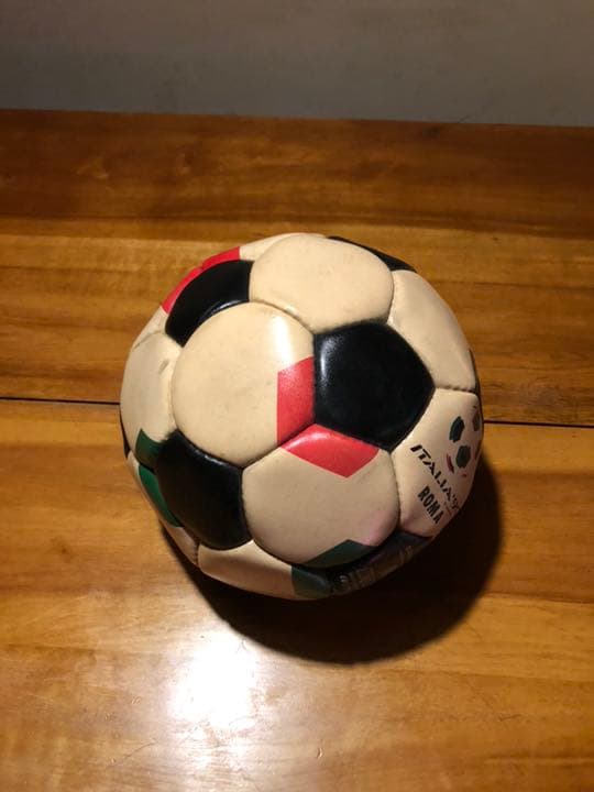 希少品　レア　イタリアワールドカップ記念ボール。