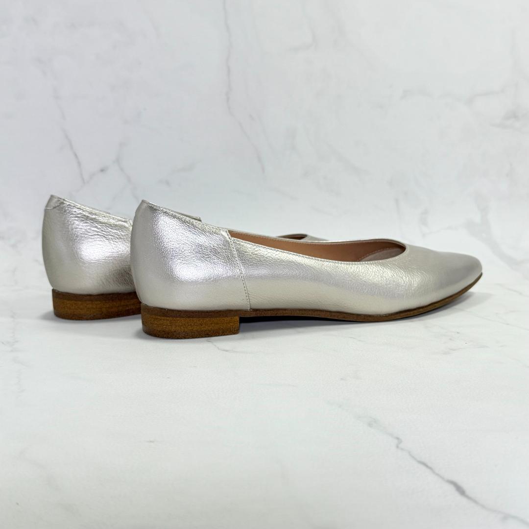 【美品】HIMIKO フラットプレーンパンプス 24㎝ プラチナ