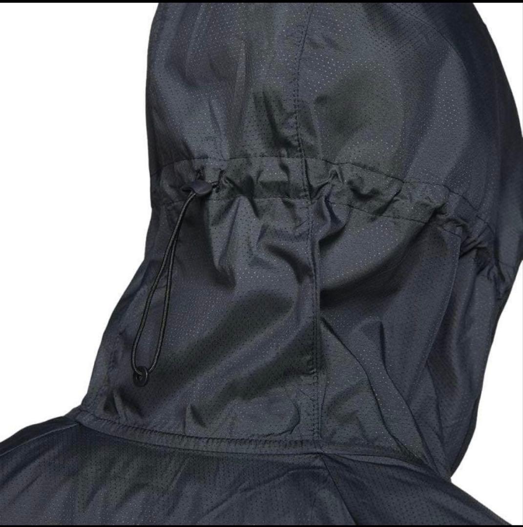 L ☆新品☆ ナイキ　エッセンシャル フーデッド 軽量薄手ランニングジャケット