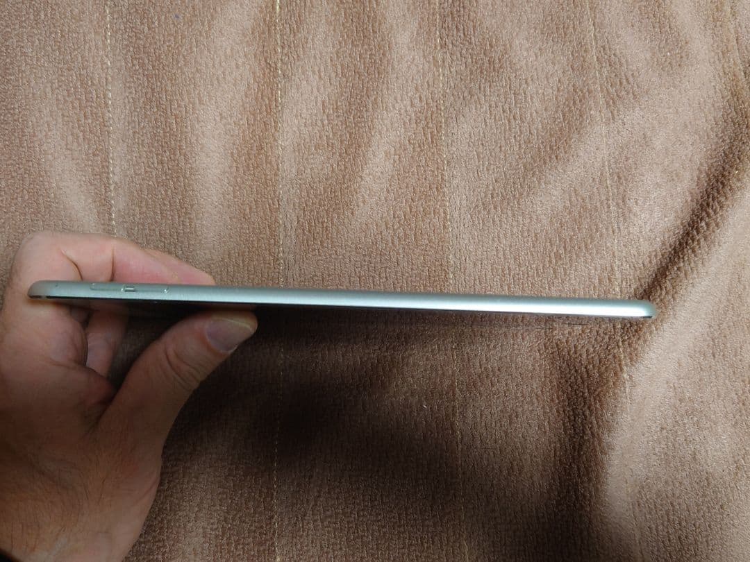 ipad　mini4 128g　wifi　モデル　　バッテリー100％　交換済み