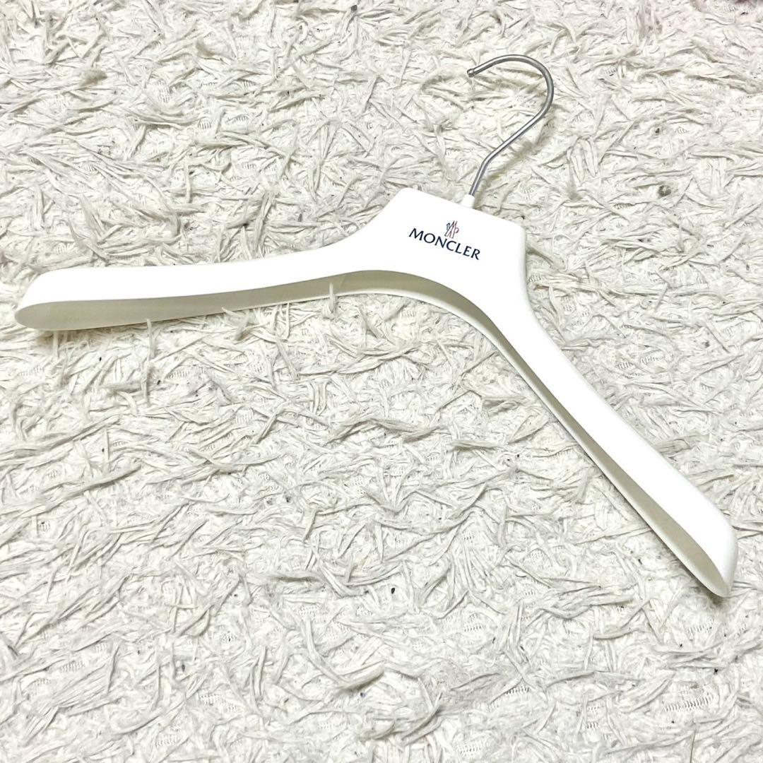 【美品】モンクレール ロゴプリント クロップド丈 トレーナー ホワイト サイズS