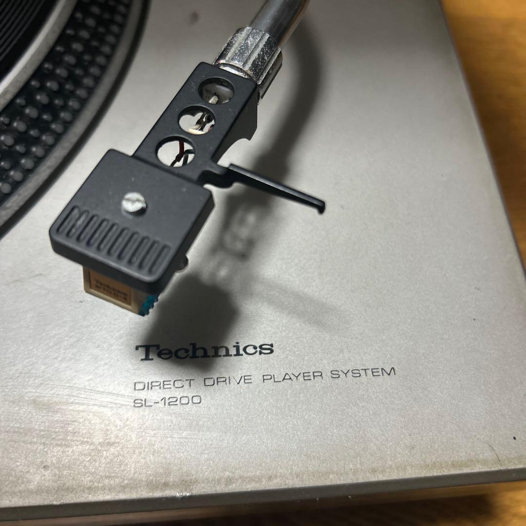 Technics SL-1200 ダイレクトドライブターンテーブル