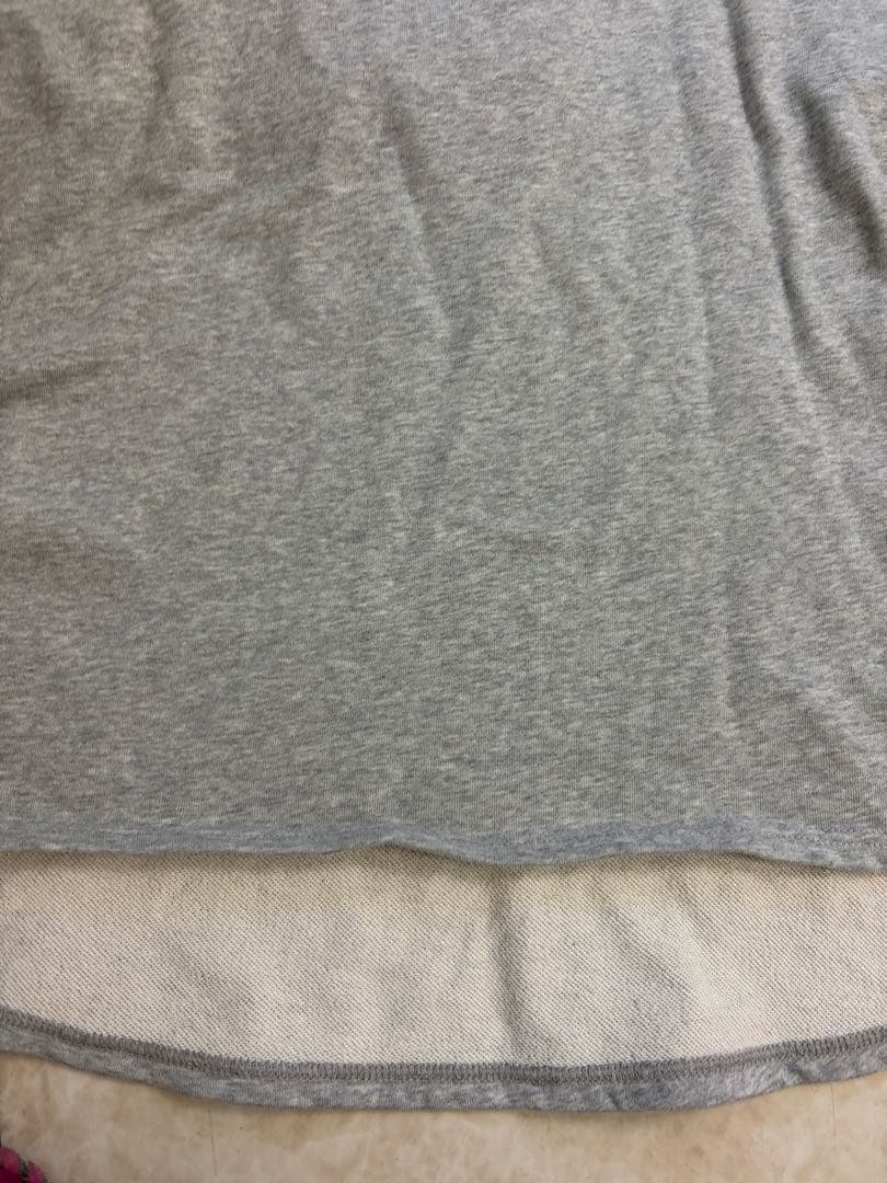 【ビアズリー 】BA刺繍入りドルマントレーナー　グレー