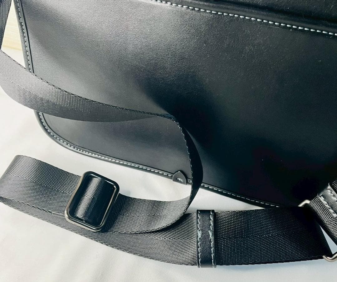 【新品 未使用】COACH コーチ ショルダーバッグ ブラック CU042