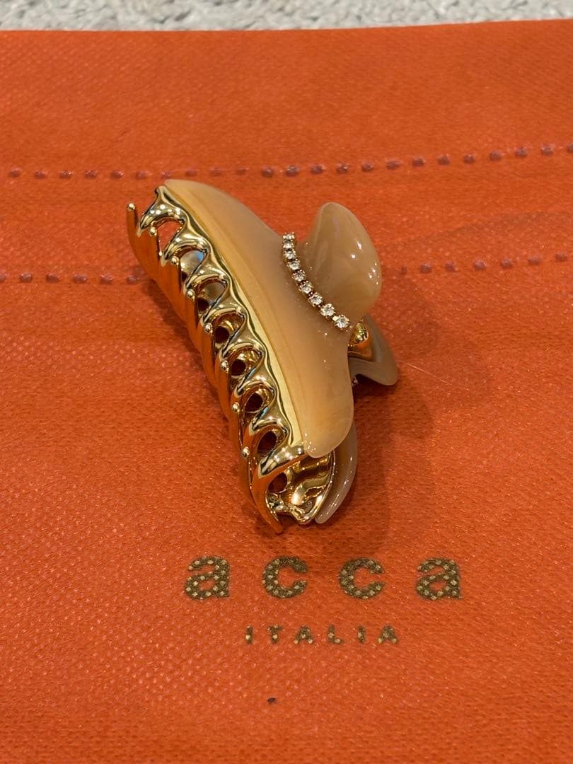acca アッカ 超美品 ベージュ ヘアクリップ ストーン付き