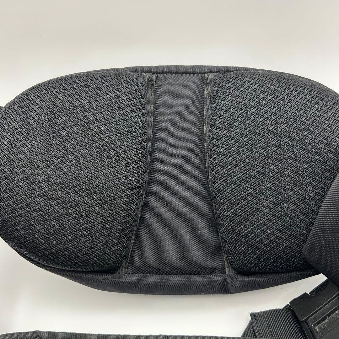 美品　Hugoo ショルダー型ヒップシート　抱っこ紐　収納袋付き