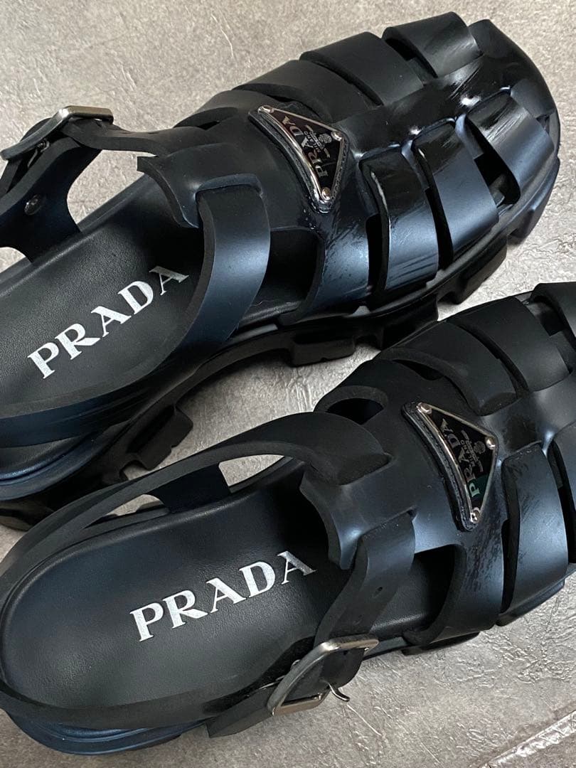 PRADA ブラック スポーツサンダル