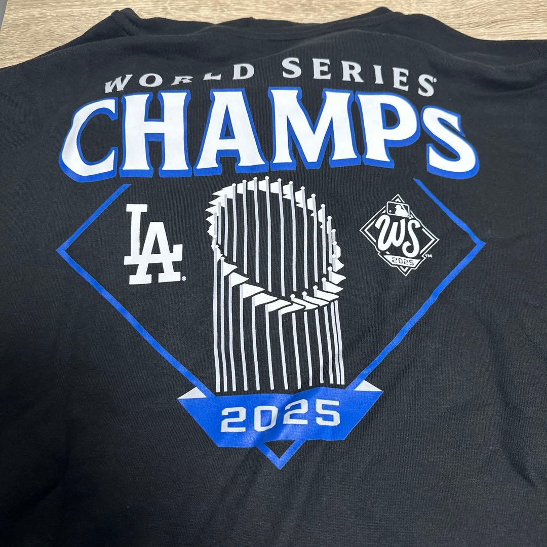 【完売品】ロサンゼルス・ドジャース ワールドシリーズ　チャンピオンフーディ