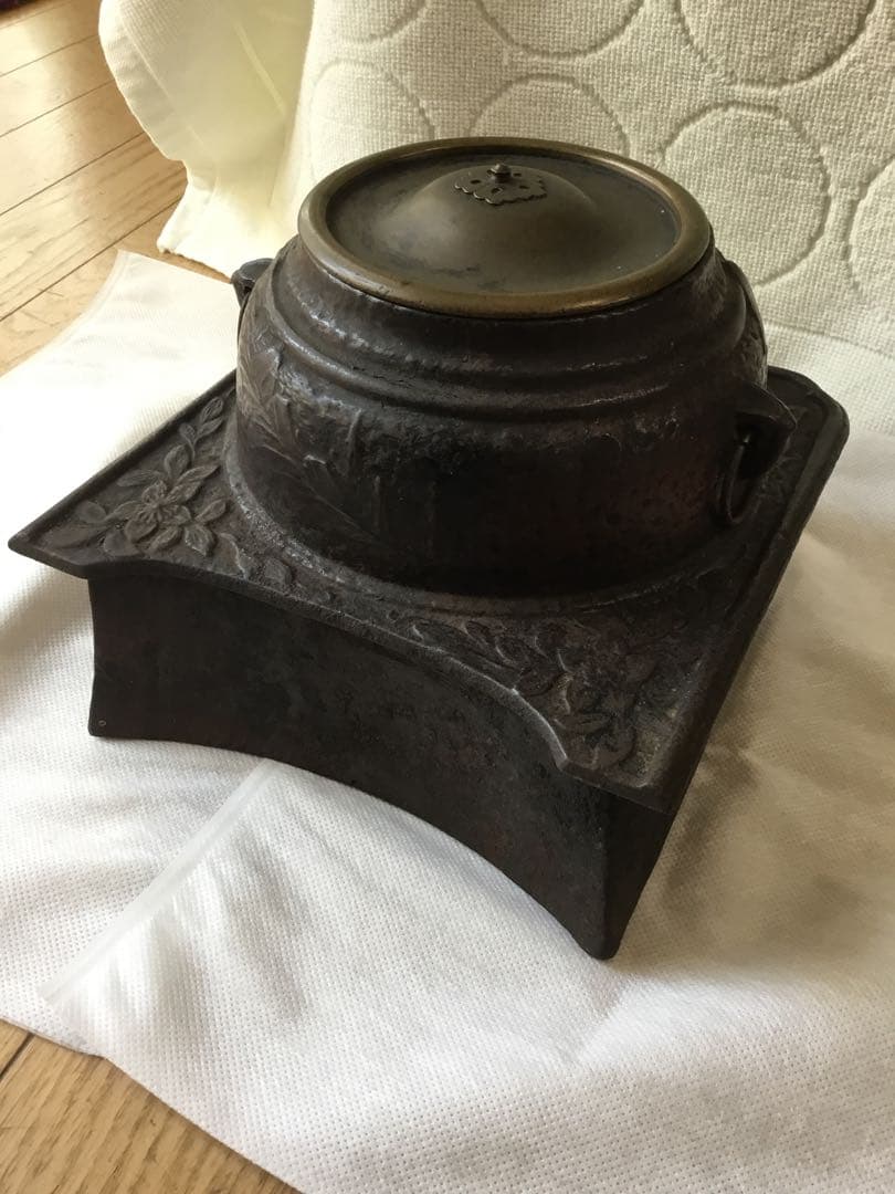 時代物　骨董　鉄瓶　茶釜　茶道具　茶器　真鍮蓋　美術品　レトロ　アンティーク