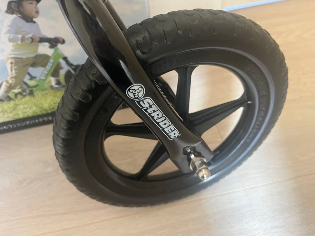 美品 ストライダー スポーツモデル 12インチ STRIDER バランスバイク