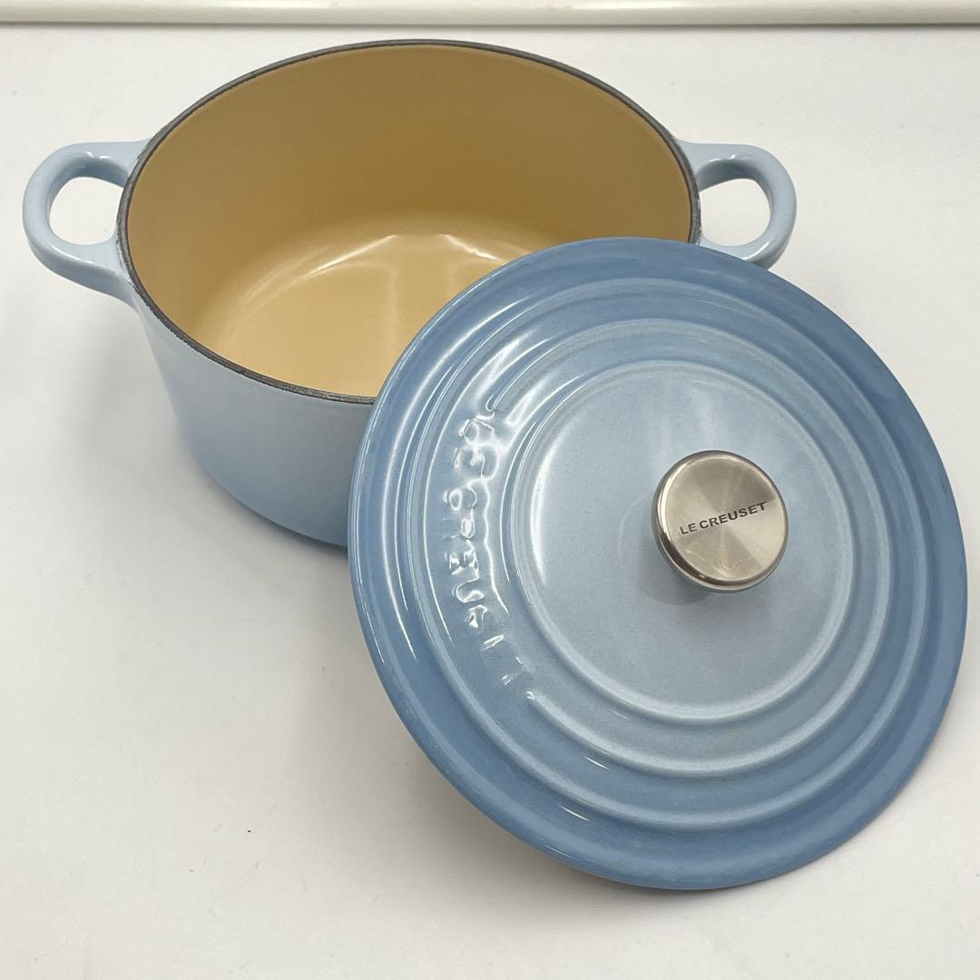 美品　ル・クルーゼ シグニチャー ココット・ロンド 18cm コースタルブルー