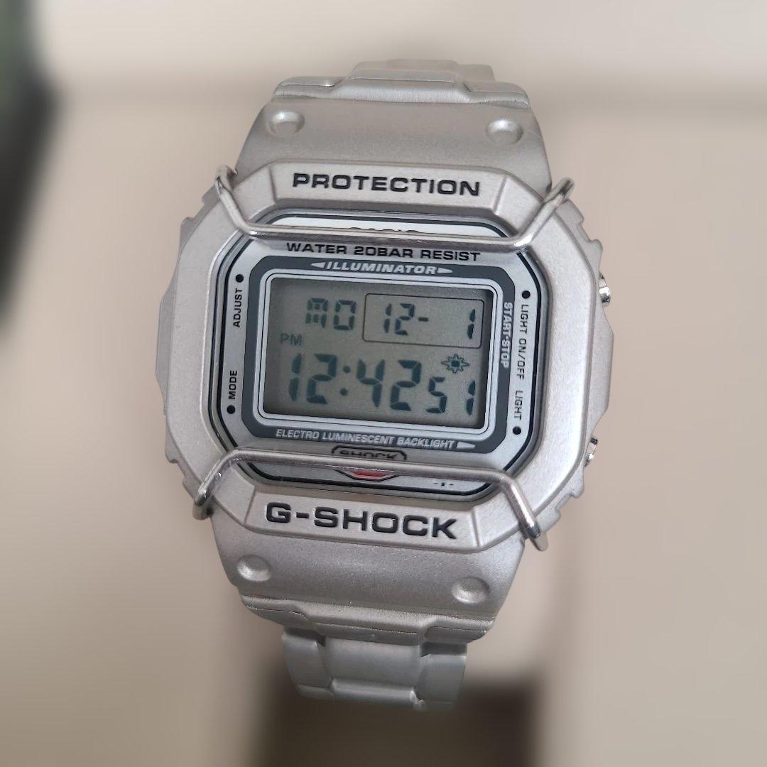 【美品】G-SHOCK DW-5000D-8 スクリューバック　シルバー