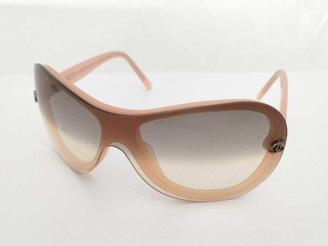 CHANEL ココマーク グレーベージュグラデ シールドサングラス d114
