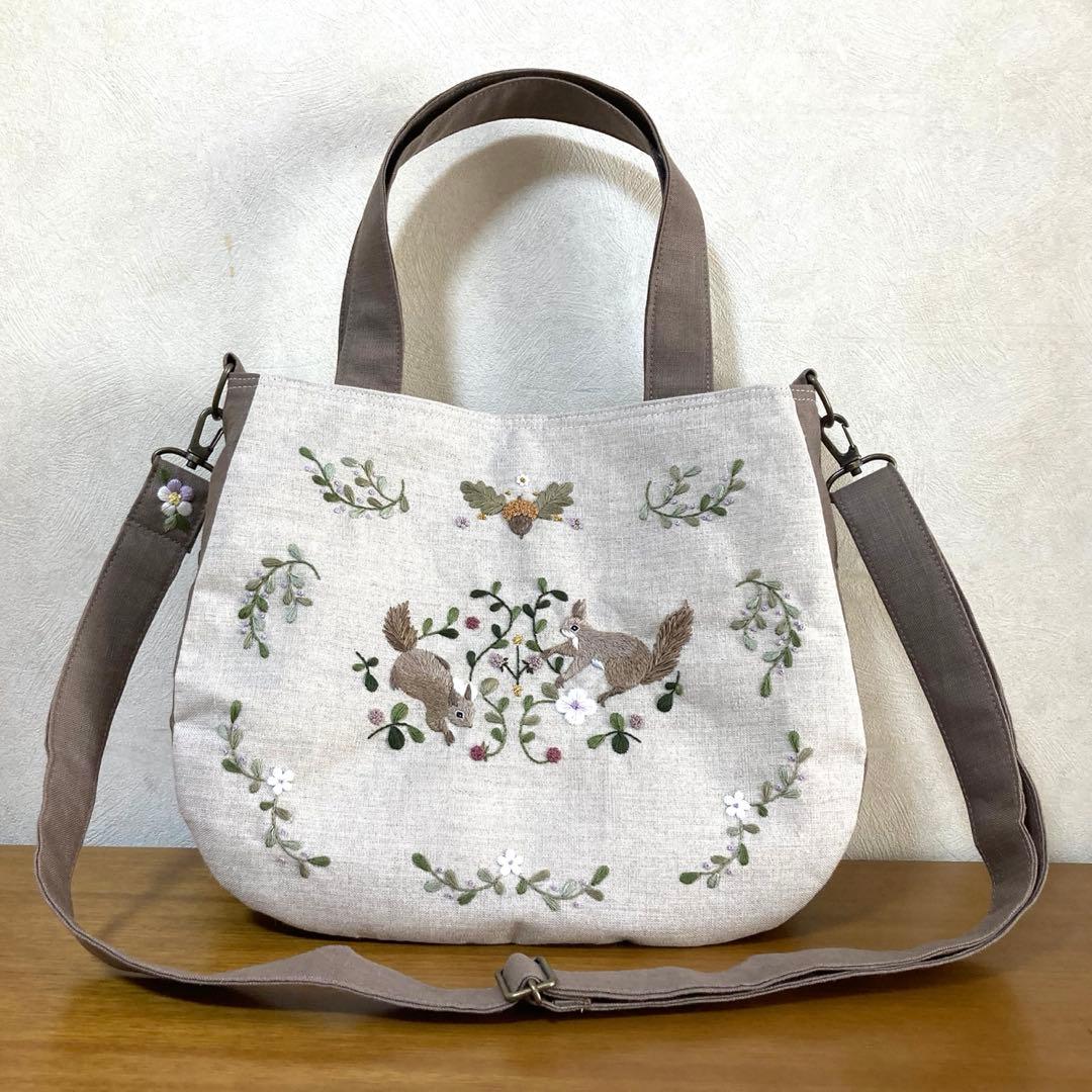 ハンドメイド手刺繍バッグ