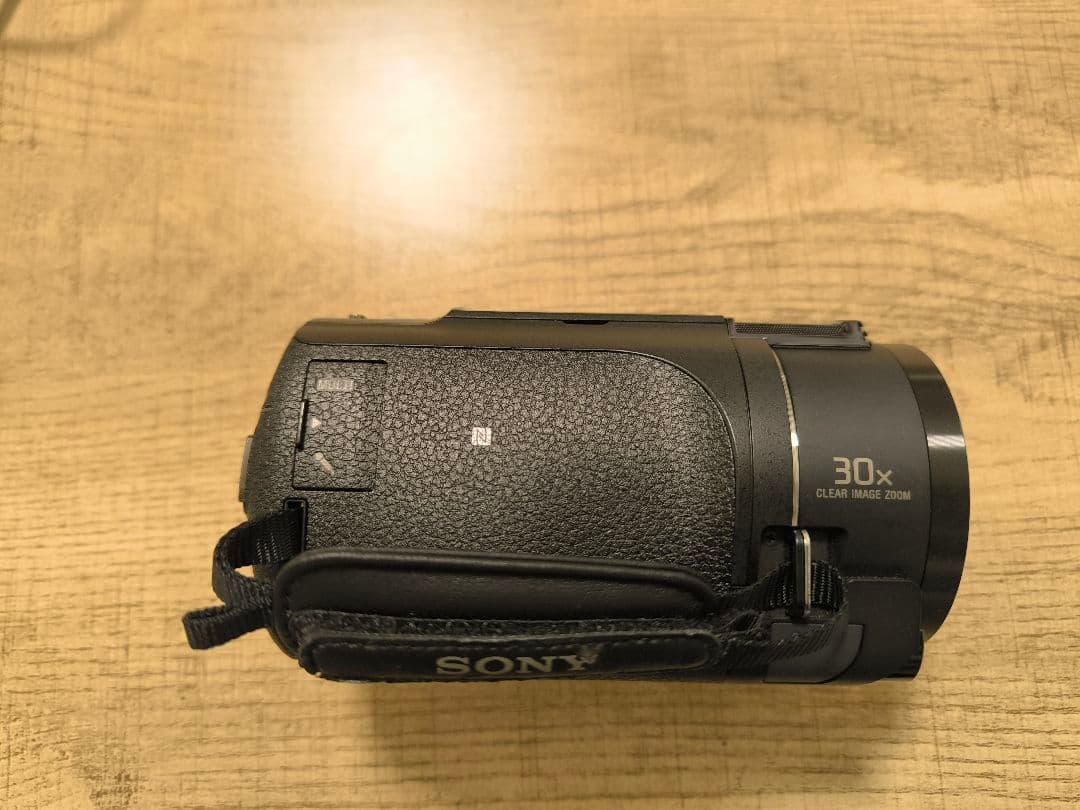 ソニー　4Kビデオカメラ　FDR-AX40