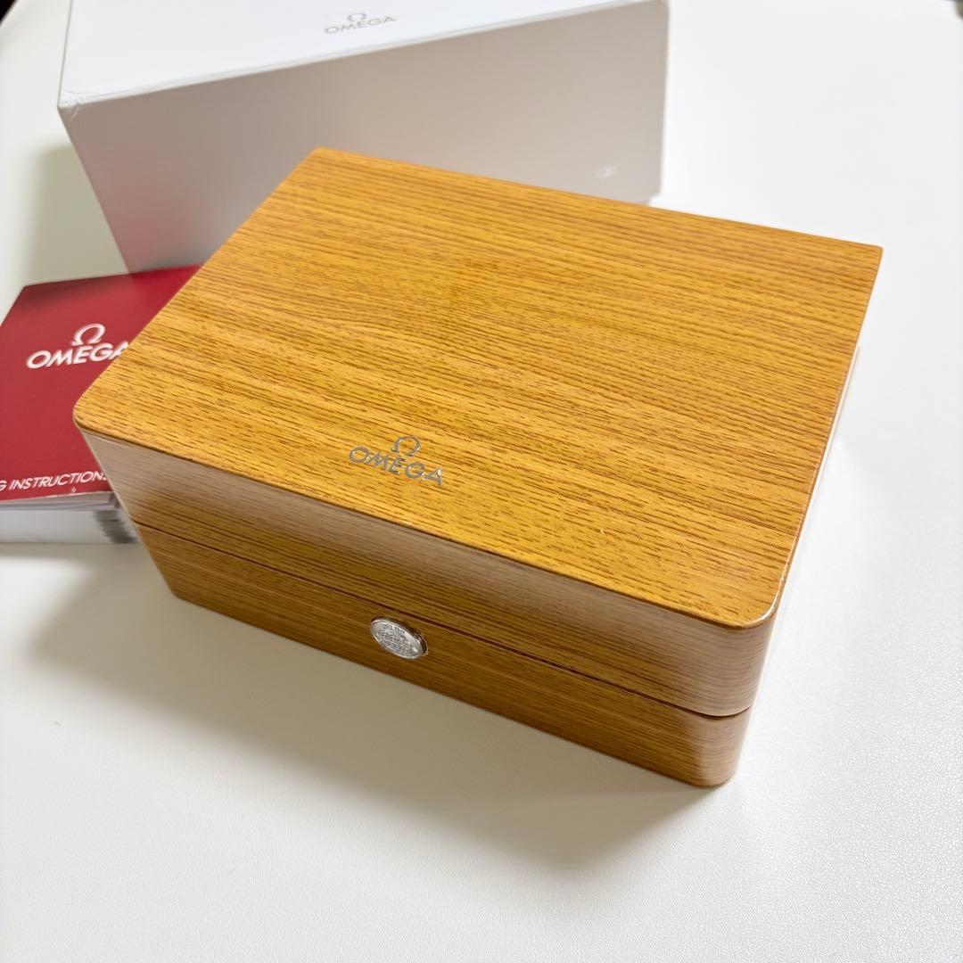 オメガ　腕時計　ウォッチ　ケース　空箱　木目調　現行品　B