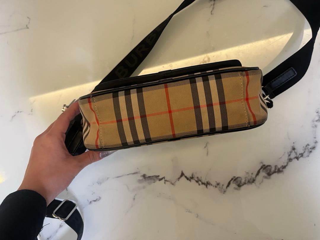 Burberry チェック柄ショルダーバッグ