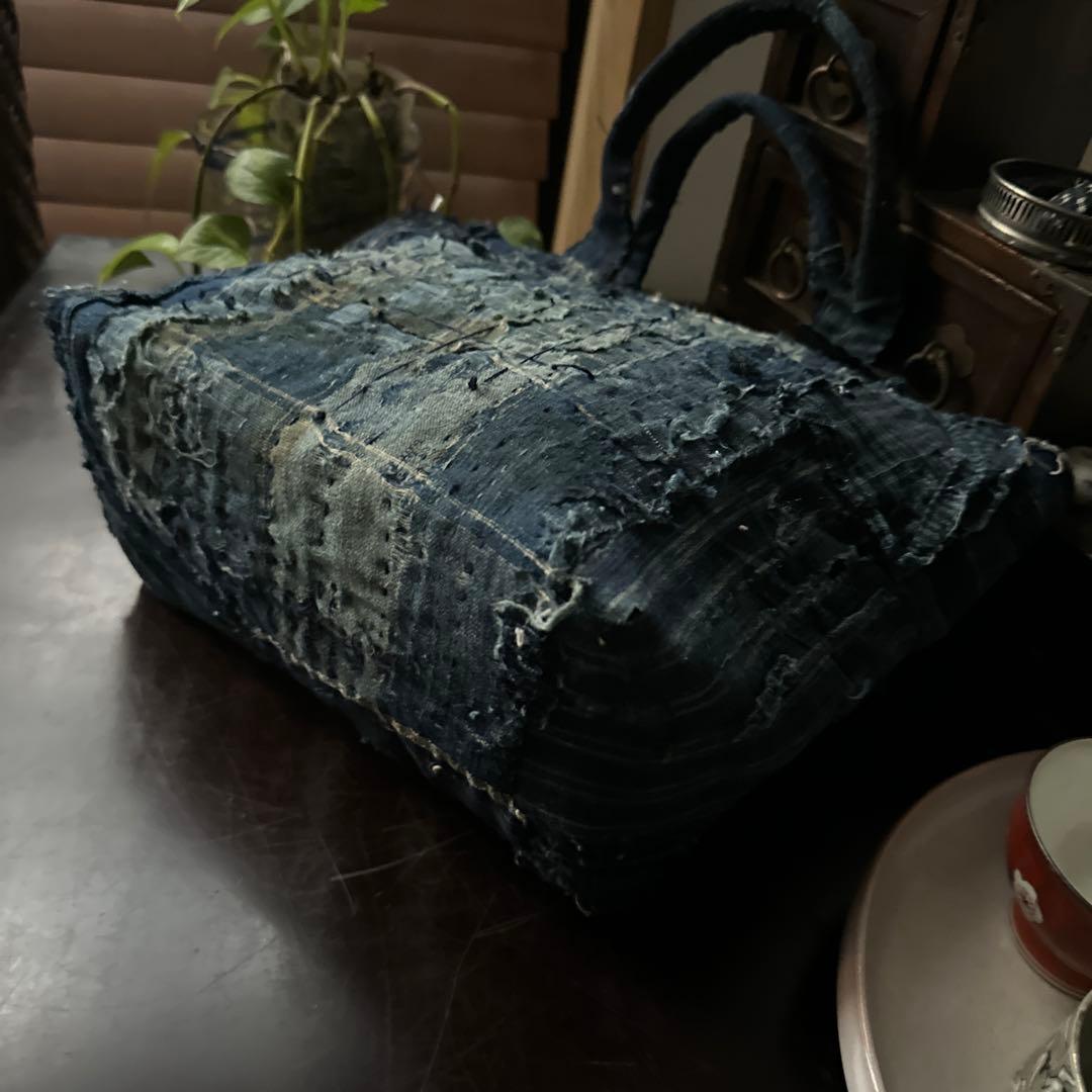 『お針子さん』のトートバッグ/藍染／襤褸