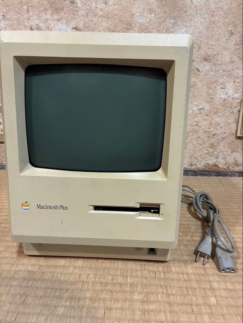 Macintosh Plus 起動可