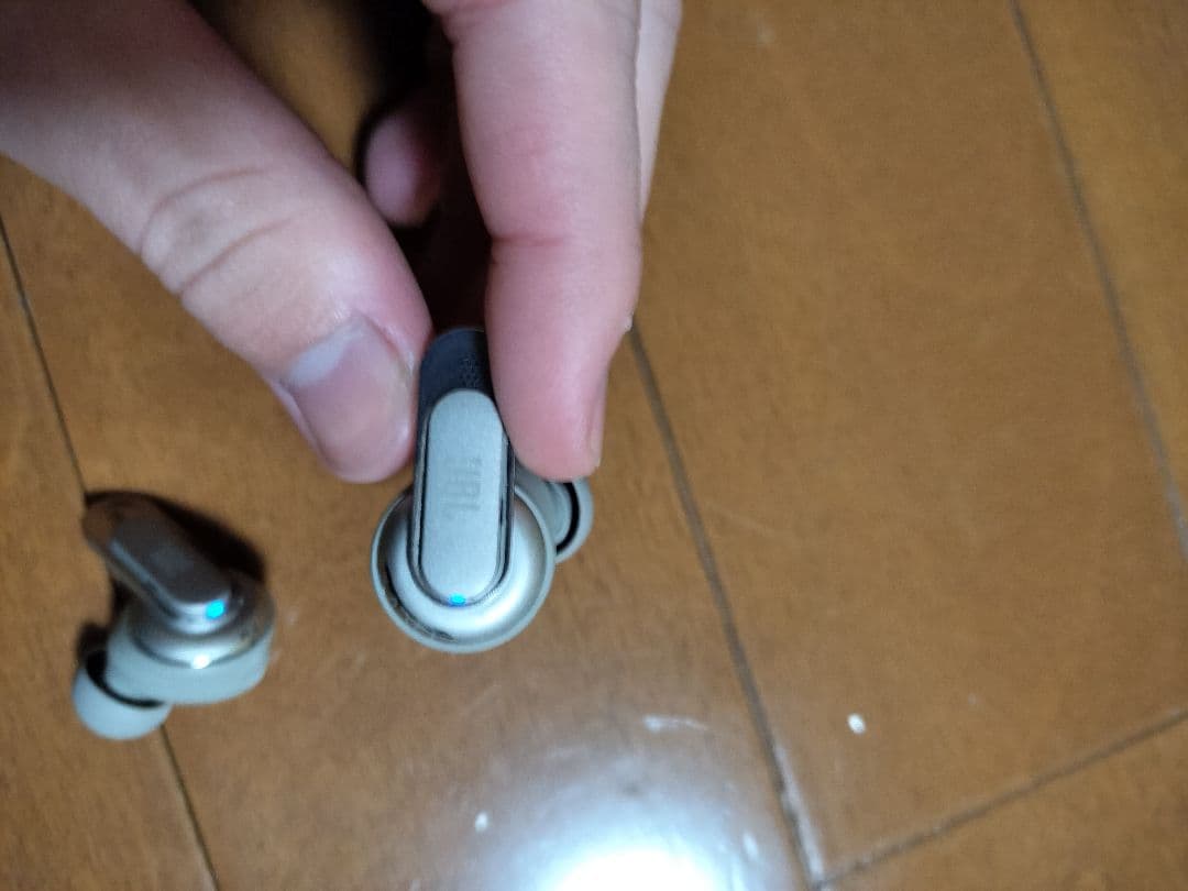 ワイヤレスイヤホン　JBL tour pro 2　 動作確認済み