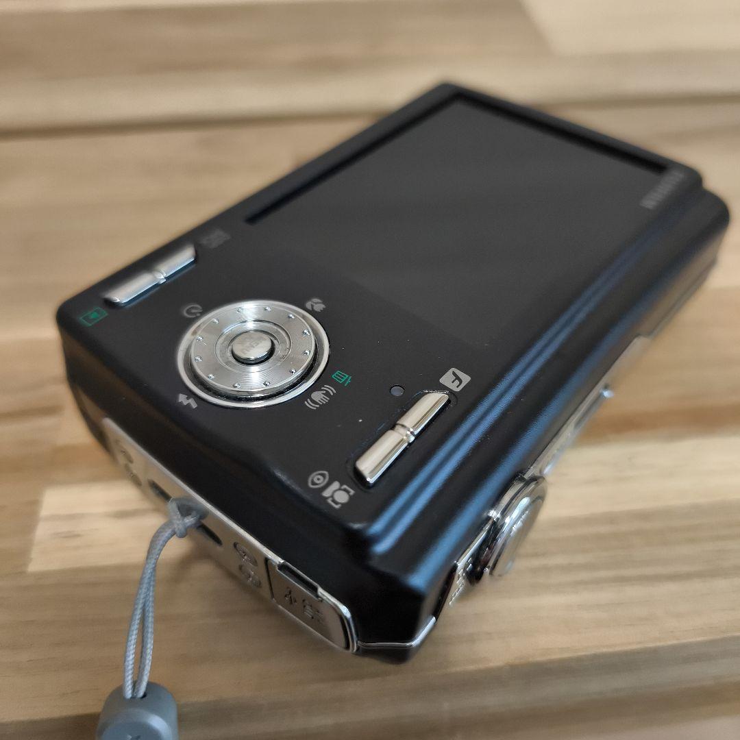 良品　FUJIFILM FINEPIX F100 fd コンパクトデジタルカメラ
