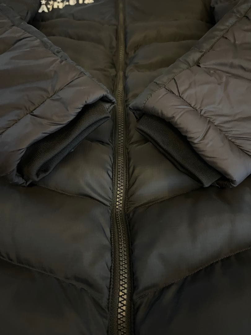 こ*う様 ATHLETA ブラック ダウンコート フード付き