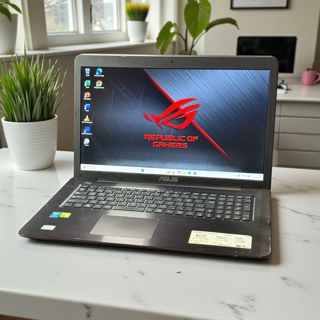 ASUSノートパソコン i7搭載 8GB 新品SSD256 17.3型 GPU有