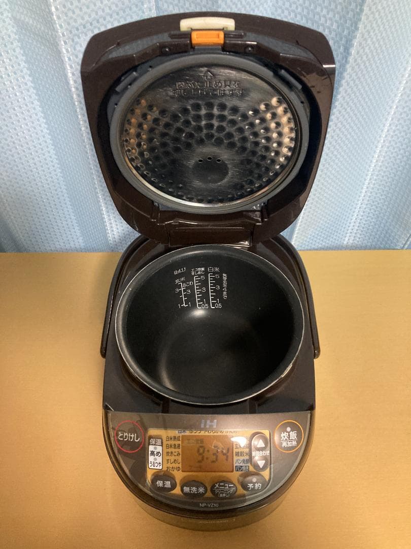 ★★2018 年製 Zojirushi NP-VZ10 炊飯器 5.5合★002