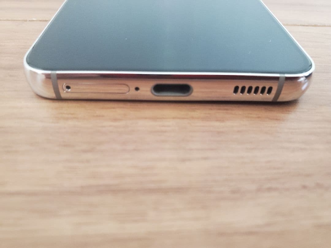 Galaxy S22 256GB ホワイト docomo版