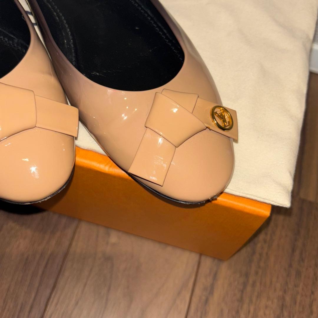LOUIS VUITTON エナメル フラットシューズ