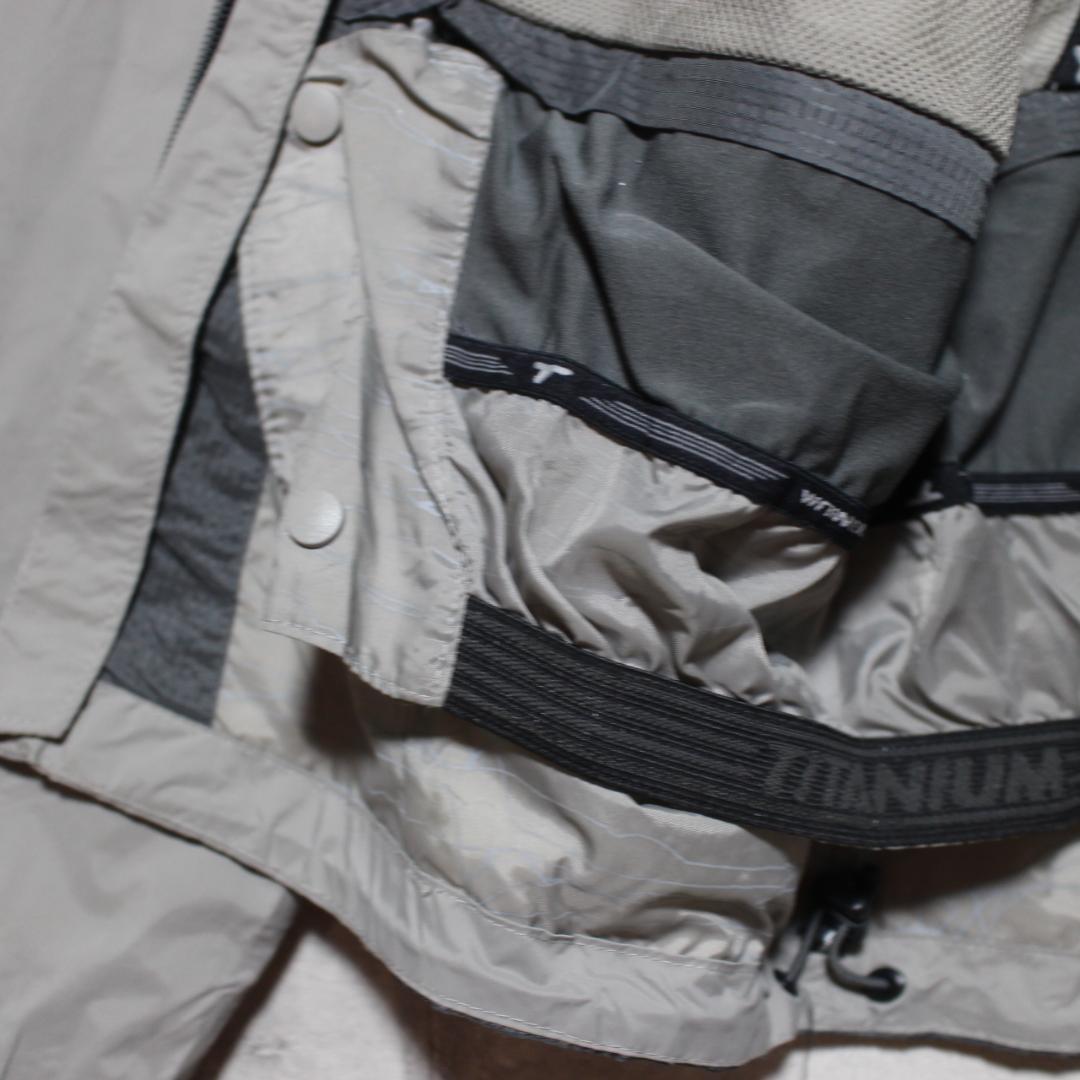 【極美品 上位モデル】高機能 チタニウム【M】Columbia スノージャケット