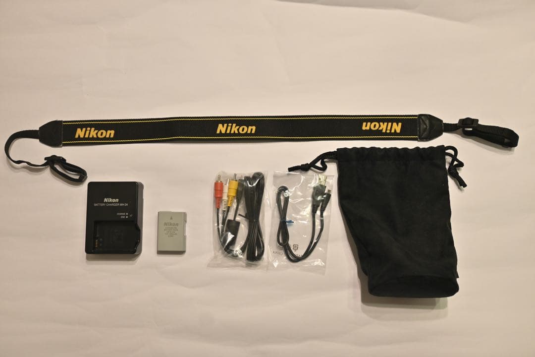 【ズーさん】【美品】　Nikon D5500 ダブルズームキット