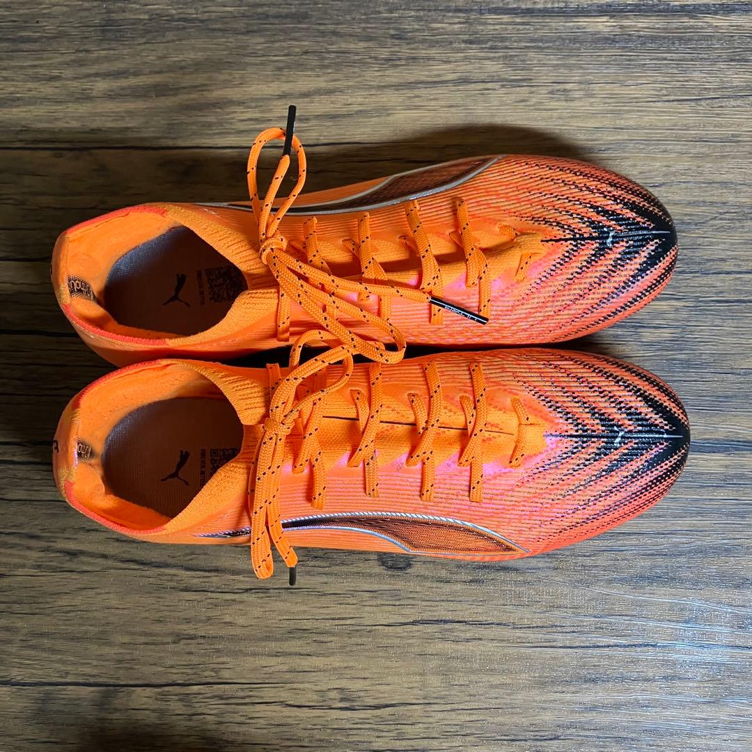 （K26136）★美品★ ウルトラ 6 アルティメット 24.5㎝ サッカー