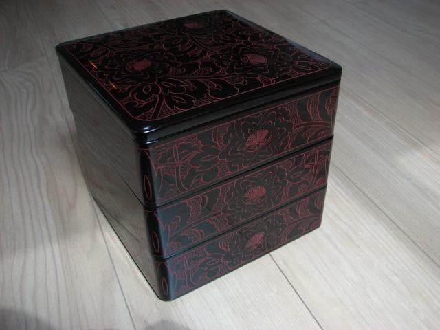 三段重箱★牡丹沈金★6.5寸★3段★越前漆器★越前塗り★漆塗り★朱牡丹彫りの極上