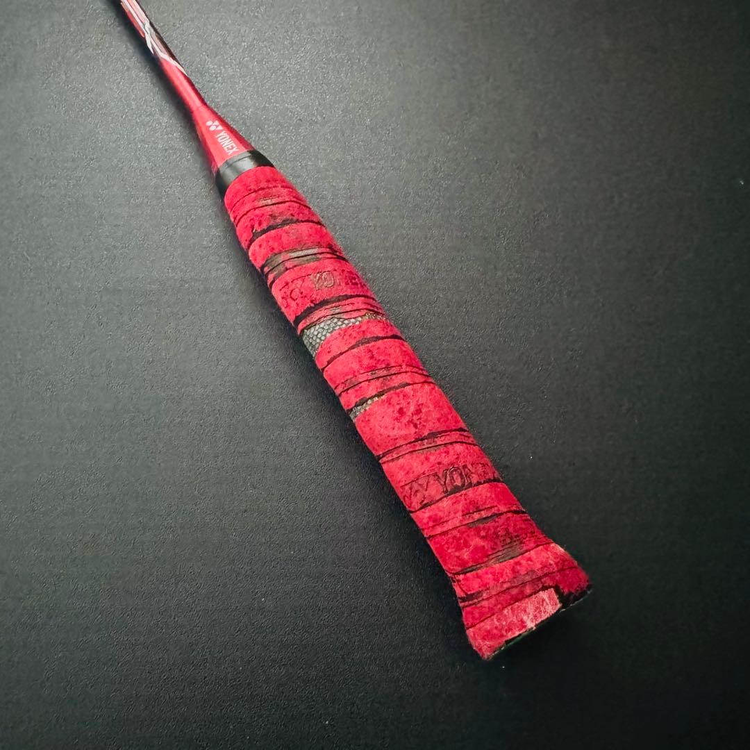 【美品】YONEX ナノフレア700 バドミントンラケット 5UG6