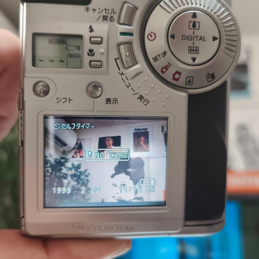 フジフィルム　Finepix 2700　デジカメ