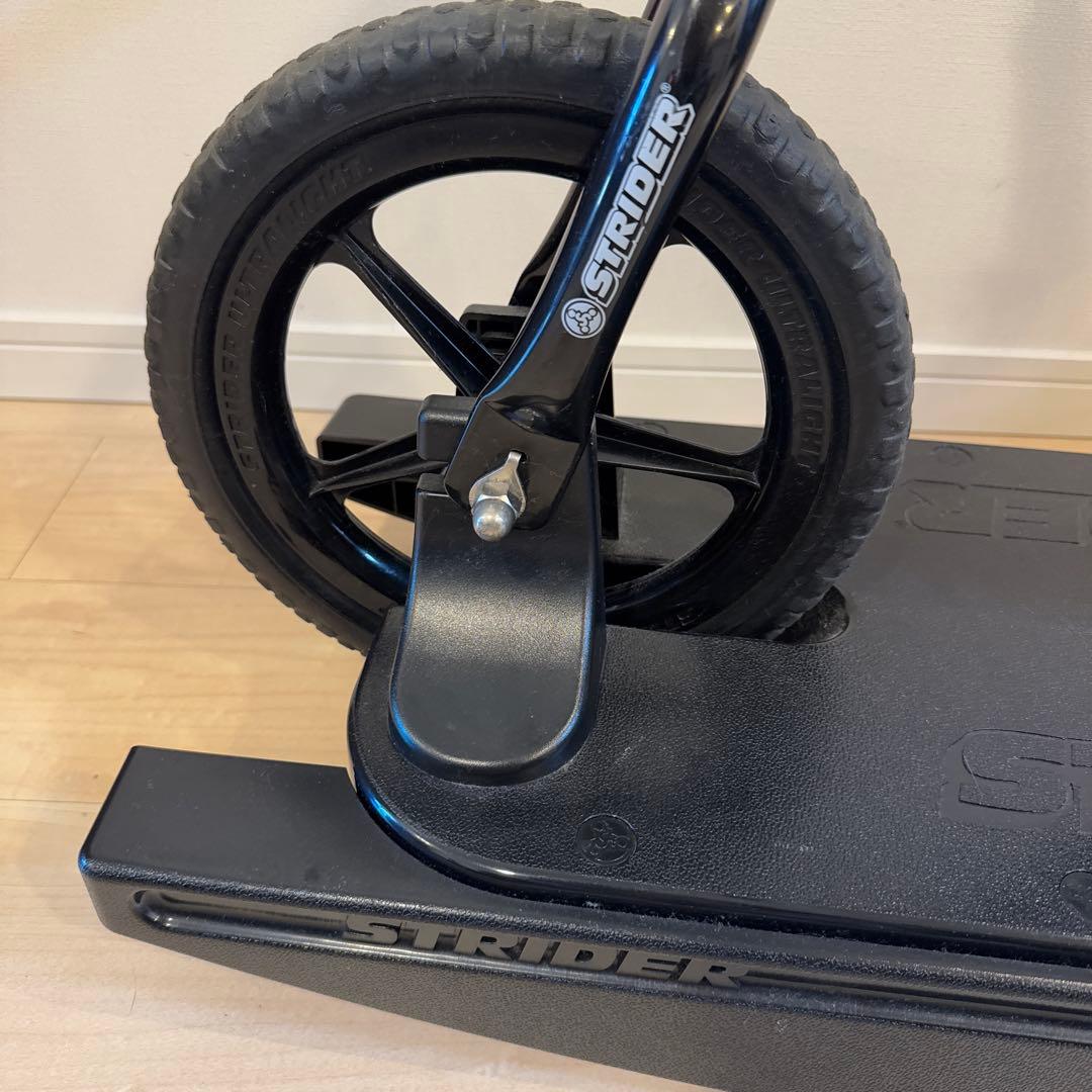 STRIDER バランスバイク ブラック　バンドル付き