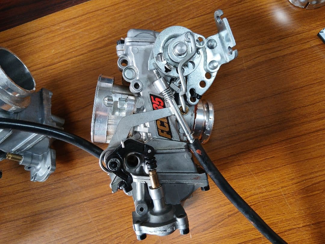 SR400　シート　マフラー　FCR まとめ売り