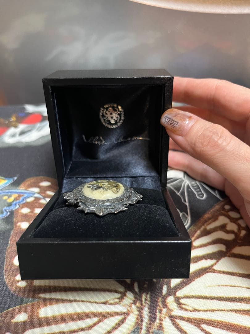 alice auaa ブローチ