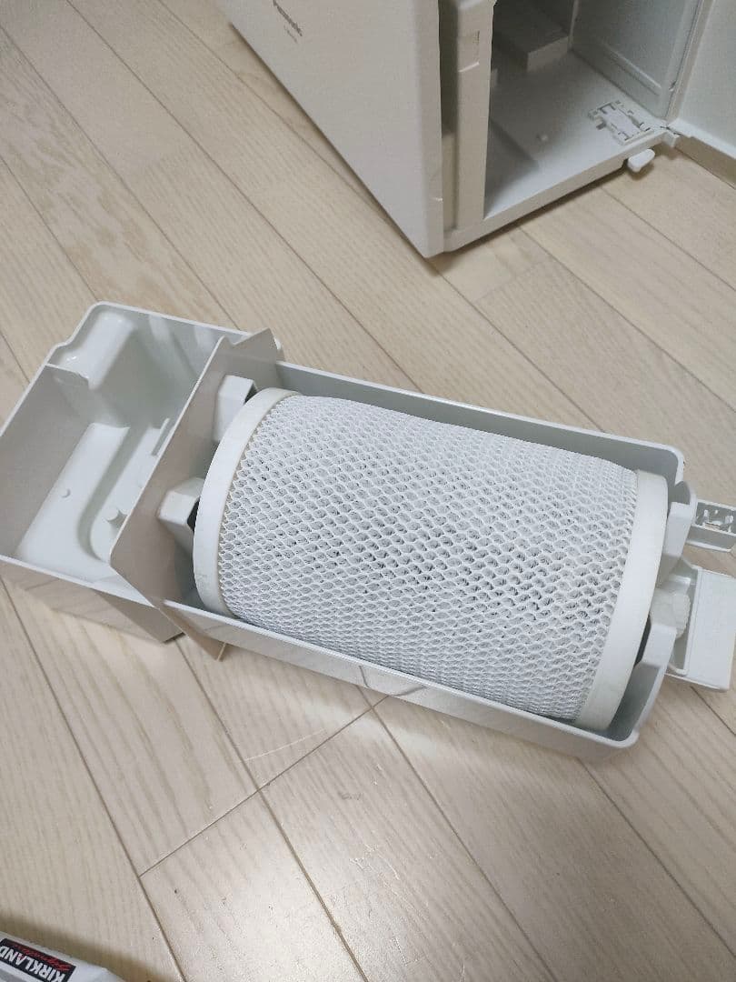 パナソニック　ジアイーノ　次亜塩素酸空間除菌脱臭機　F-MV4100　白