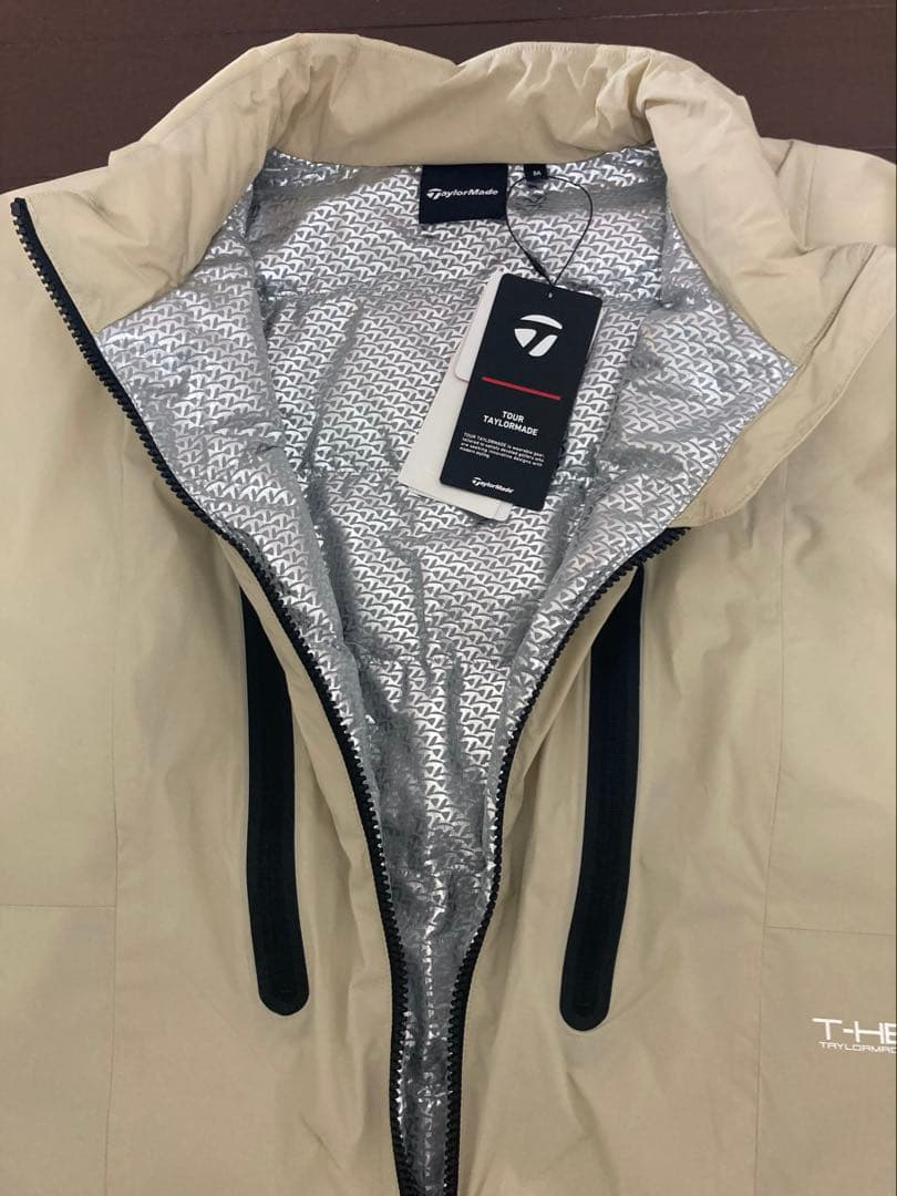 新品　Mサイズ　Taylormade インサレーテッドジャケット　T-HEAT