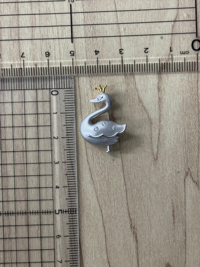 TASAKI K18WG白鳥モチーフダイヤモンドブローチ