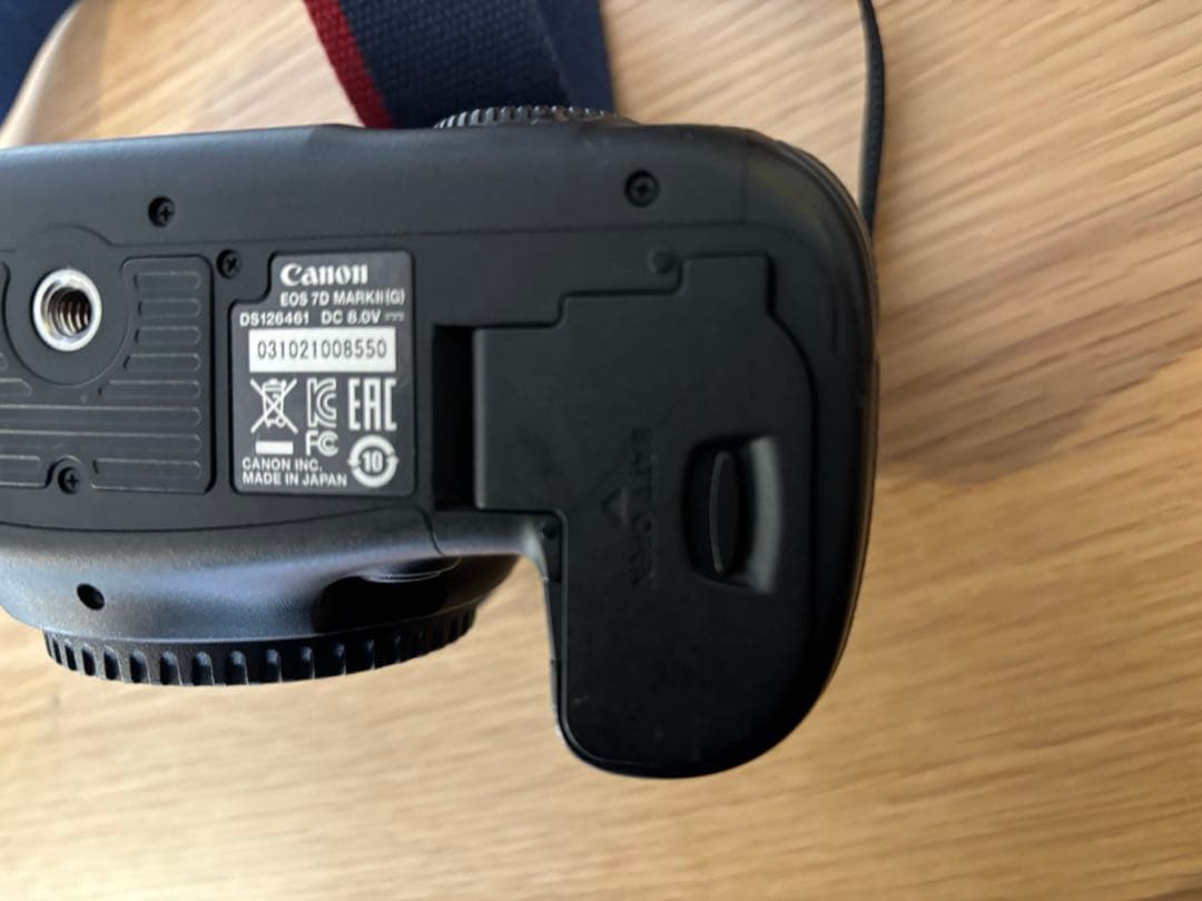 Canon EOS 7D Mark II デジタル一眼レフ