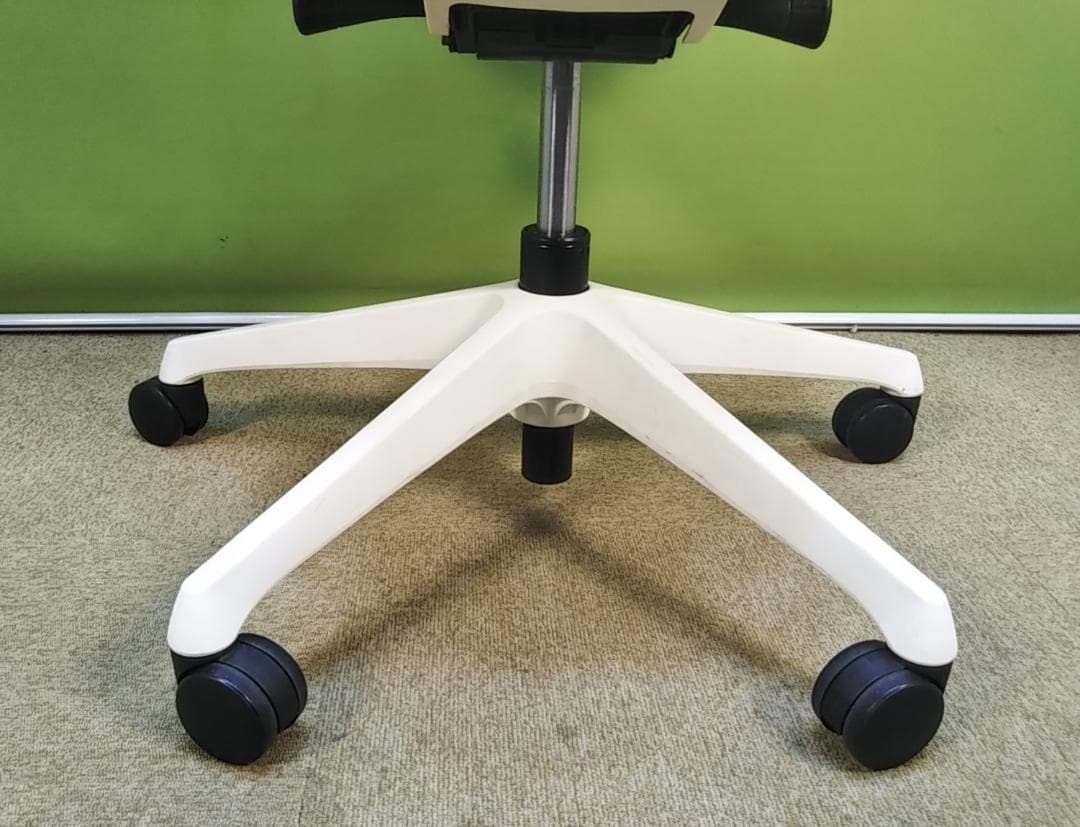 bl　オカムラ　シルフィーチェア　前傾機能　ハイバック　メッシュタイプ　中古