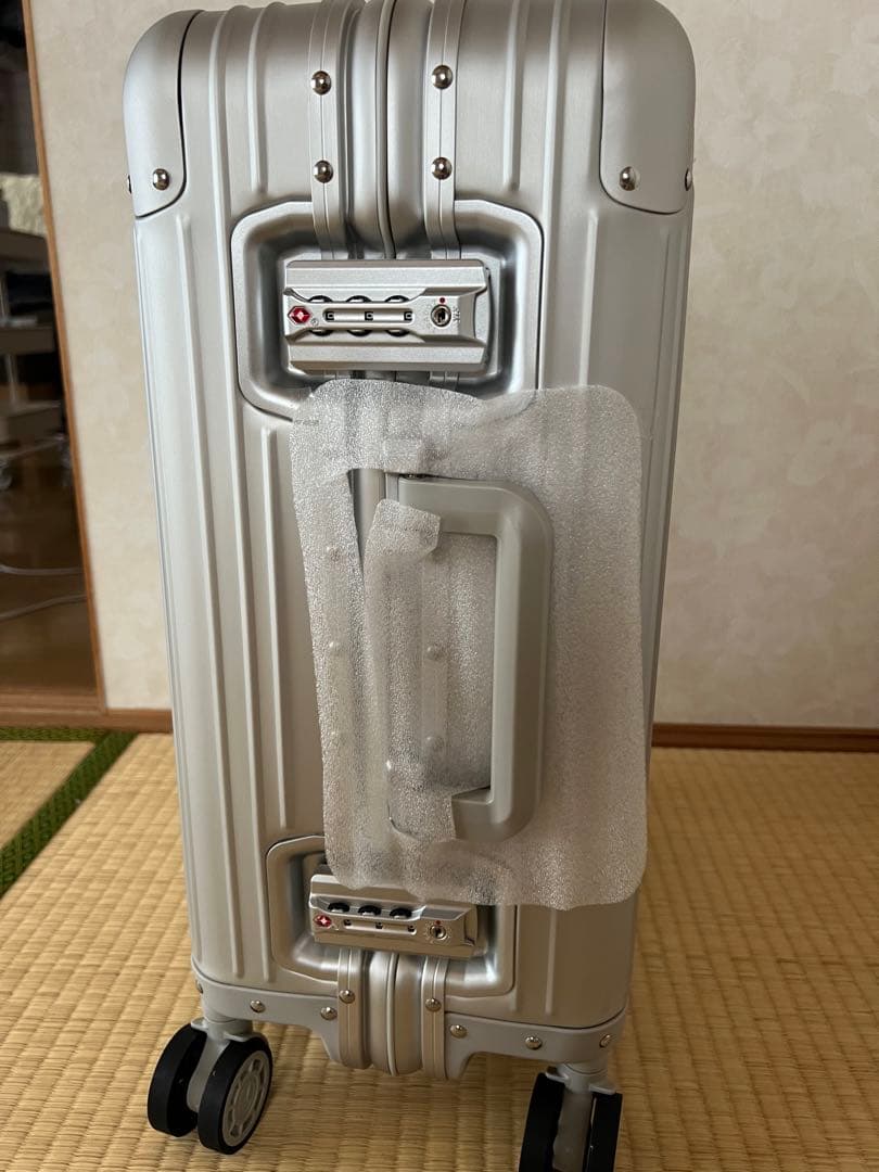 メルセデスベンツ正規ディーラー成約記念品メルセデス・ベンツアルミスーツケース‼️