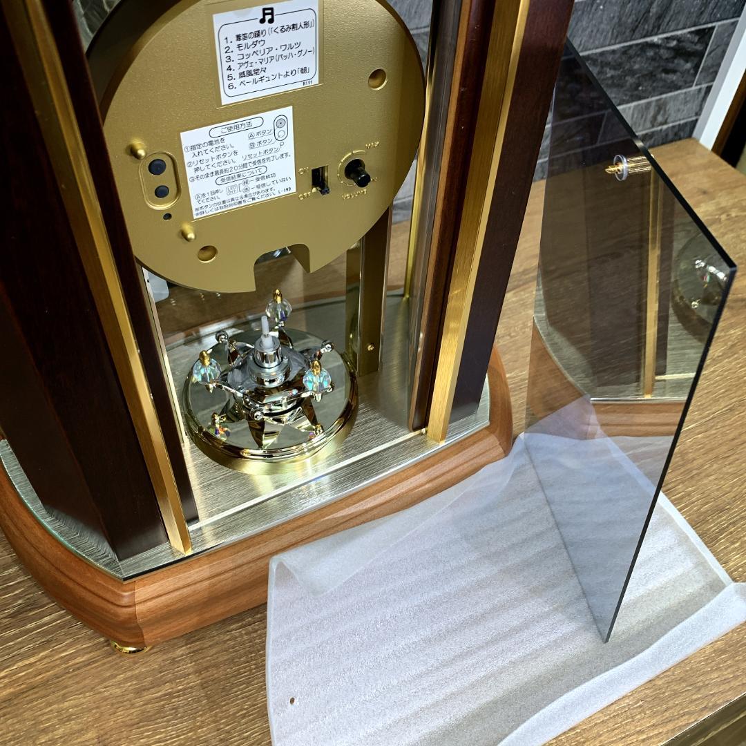 高級時計　SEIKO　セイコー　EMBLEM 　エンブレム　回転飾り電波置き時計