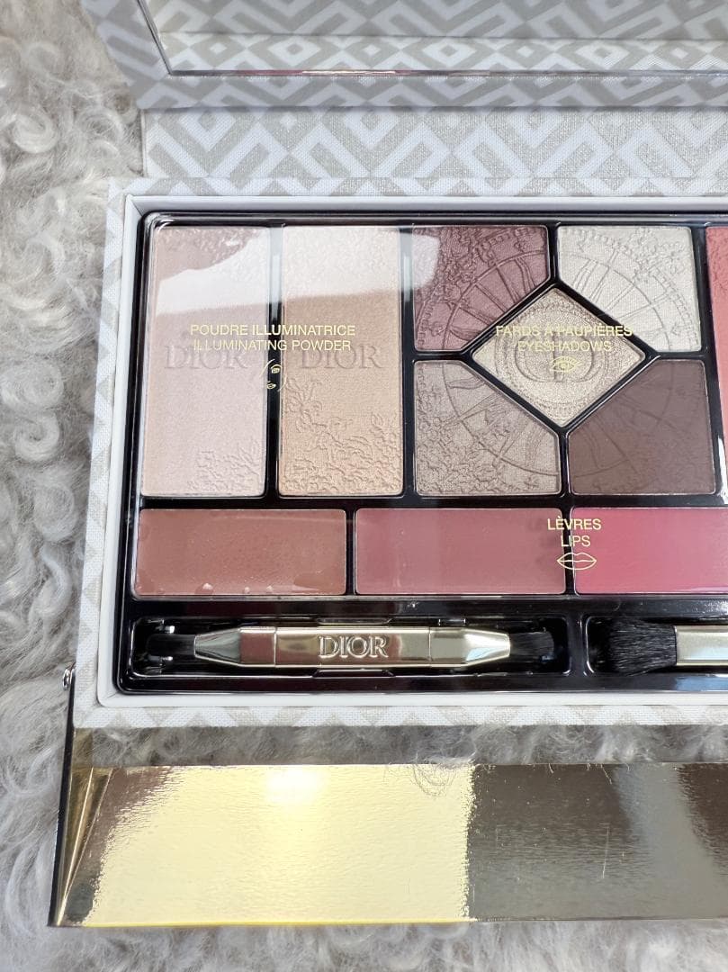 未使用　ディオール　Dior　エクランクチュールマルチユース　ホリデー限定