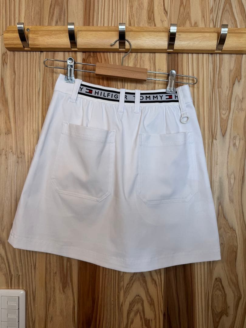   ストライプポロシャツとゴルフスカートセット