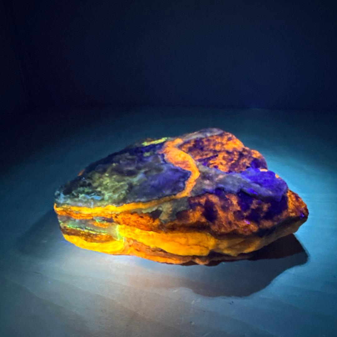 北海道石　然別オパール　蛍光オパール802ｇ